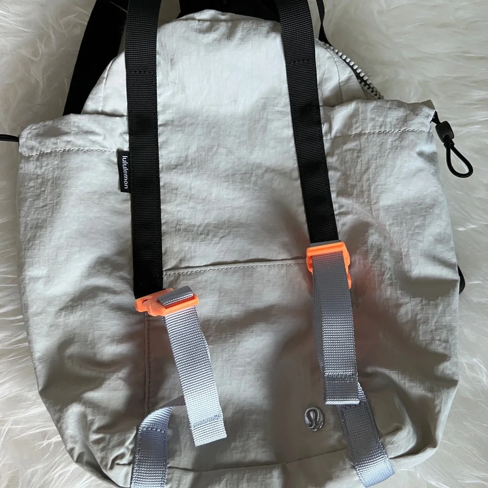 Lululemon Pack and Go Multi Wear Bag - Picture 5 of 8